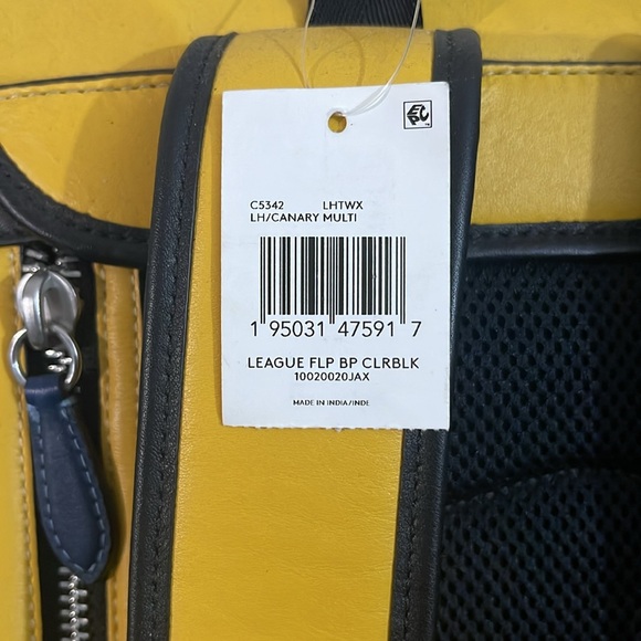 Coach League Flap Backpack - Picture 5 of 6